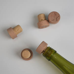 사용자 정의 로고 천연 오크 코르크 T 스토퍼 재사용 가능한 둥근 나무 와인 병 스토퍼 천공 나무 뚜껑 와인 스토퍼 바 탑 스토퍼 - Product Image 1