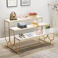 Étagère à chaussures sur pied à trois niveaux K, présentoir à sacs et chaussures pour la vente au détail