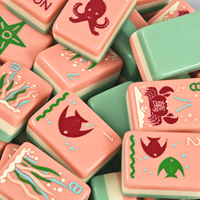 Ensemble de Mahjong Personnalisé Certifié BSCI, Tuiles de Mahjong Américaines Rose Vif à 3 Couches, Idéal pour les Soirées de Jeu du Week-end