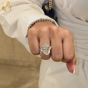 Anillo de Compromiso Personalizado de Lujo para Mujer, Oro Sólido de 10K, 14K, 18K, Diamantes Cultivados en Laboratorio, Corte Ovalado, Certificado IGI, 3 Diamantes - Product Image 2