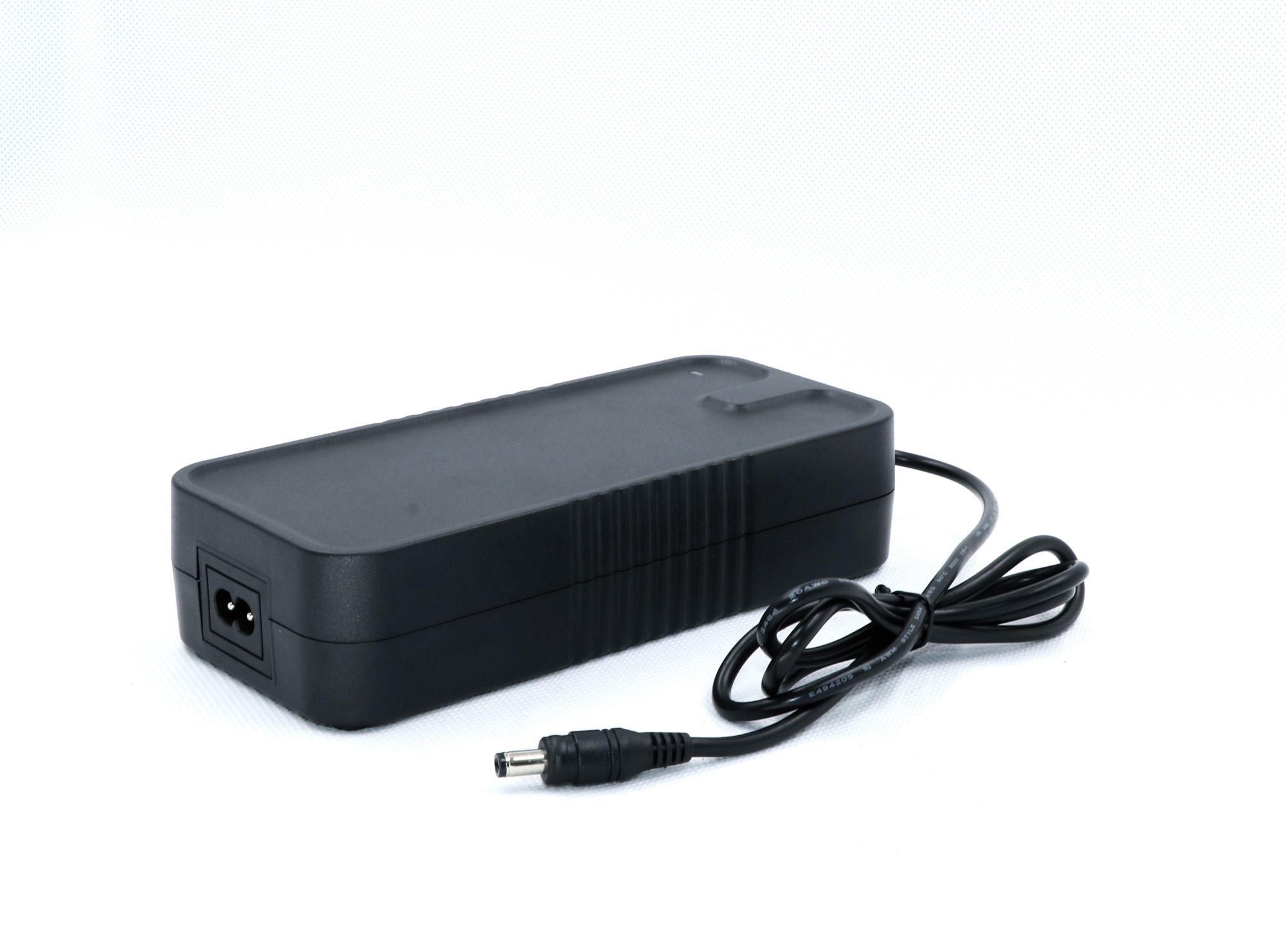 FY1685463000 48V電動自転車バッテリーチャージャー54.6V 3A