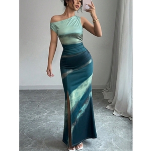 Vestidos al por mayor para mujer: Vestido ajustado de color contrastante estilo europeo y americano con hombro descubierto para comercio exterior. - Product Image 2