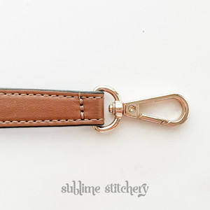 Cinturino in finta pelle-19 pollici - Product Image 1