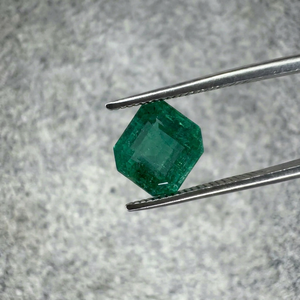 Pierre précieuse naturelle de 2,61 ct, taille émeraude, facettée, coupe octogonale, pour la fabrication de bijoux, provenant de Zambie - Product Image 1