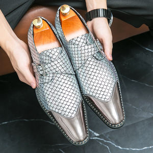 Prodotti di Tendenza 2025: <span class=keywords><strong>Scarpe</strong></span> Eleganti da <span class=keywords><strong>Uomo</strong></span> in Pelle Lucida Oro e Argento, Modello Slip-on a Punta con Dettagli Metallici per Matrimoni ed Eventi Speciali - Product Image 5
