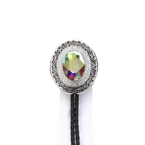 Bolo Tie Retro con Colgante Ovalado de Jade Verde Esmeralda, Joyería Creativa y Ajustable con Cuerda - Product Image 2