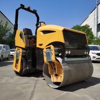 Rouleau compacteur vibrant ST3500, double tambour en acier, alimenté par un moteur Kubota pour l'ingénierie municipale