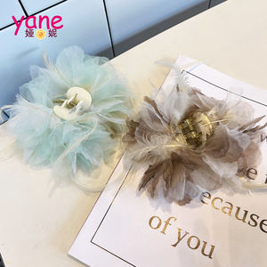 Großhandel New Feather Hair Claw Clips Große Hai Haars pangen für Frauen - Product Image 3