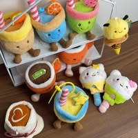 Pendentifs en peluche mignons en forme de boissons et de glaces, poupées créatives en forme de tubes sucrés, tasses de thé au lait, sacs, décorations suspendues, jouets pour machine à griffes, vente en gros