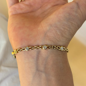 สร้อยข้อมือทองคำแท้ 18K ประดับเพชรเลี้ยงในห้องปฏิบัติการทรงคิวบา ตัดแบบบริลเลียนท์ ของขวัญสุดหรูสำหรับผู้หญิง สวมใส่ได้ทุกวัน งานแต่งงาน งานปาร์ตี้ - Product Image 4