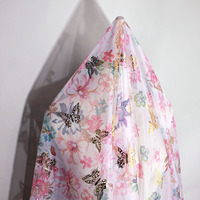 Nouveau design, tissu en tulle polyester à imprimé floral coloré et papillons dorés pour jupes, robes, décoration intérieure, rideaux et artisanat