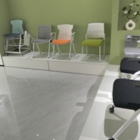 Chaises de formation pour étudiants en métal au design moderne, confortables, empilables, durables, mobilier de bureau, accoudoirs fixes, salles de réunion, budget