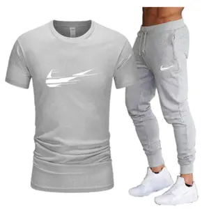 Großhandel Neue Herren Sets Sommer T-Shirt Hosen Set Lässige Herren bekleidung Mode Anzug Herren Trainings anzüge