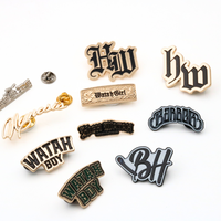 Épingles de revers personnalisées en alliage de zinc moulé sous pression, mignonnes, pour costume d'aviation, lettres, jeux, humeur, pour casquettes
