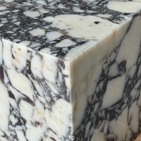 Table basse carrée moderne en marbre Calacatta Viola massif, style français, pour salon de villa, ameublement intérieur complet.