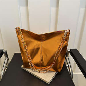 Sac à bandoulière pour femme, style vintage, grande capacité, doublure en polyester, fermeture éclair, portable, chaîne, tendance. - Product Image 3
