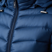 Veste matelassée pour femme, à capuche, légère, chaude, matelassée, manteau d'hiver, coupe ajustée, parka rembourrée pour un usage décontracté en plein air, logo personnalisé