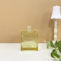 Bouteille en verre diffuseur de parfum sans flamme à rayures verticales carrées de 200 ml, ornement de décoration d'intérieur, flacon de parfum avec bouchon à vis, vente en gros