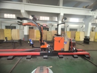 Robot de soldadura sobre riel sin necesidad de guía manual con generación automática de rutas de soldadura para piezas de fabricación