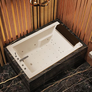 Baignoire autoportante moderne en acrylique et pierre artificielle Victoria - Product Image 1