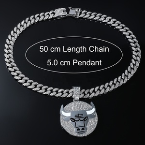 Collier pendentif hip-hop tendance en alliage plaqué or, cristal glacé, charme Chicago-Bulls, chaîne cubaine, bijoux d'équipe de basket-ball, nouveauté - Product Image 2
