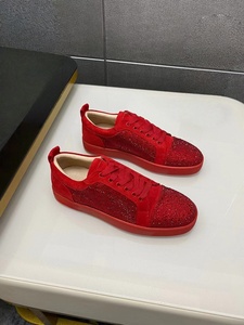 Chaussures de créateur de haute qualité avec empeigne rouge, amortissantes, légères, anti-odeurs, semelle plate luxueuse - Product Image 1