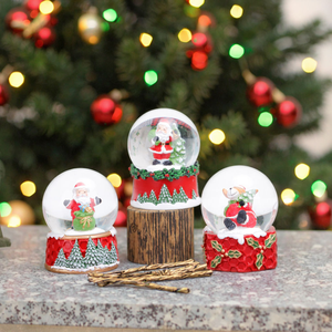 Nouvelle décoration de bureau de Noël personnalisée, adorable boule de cristal de Père Noël, renne en résine, globe à neige de Noël - Product Image 4