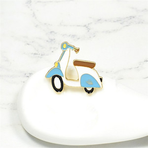 Nouvelle <span class=keywords><strong>broche</strong></span> créative en forme de scooter, véhicule électrique, en alliage électroplaqué, motif dessin animé, effet goutte d'huile, vente directe usine - Product Image 2