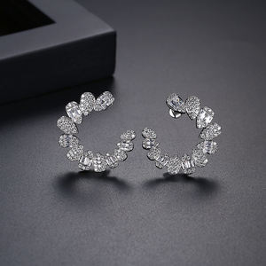 Серьги-гвоздики LUOTEEMI с крупными цветами из кубического циркония, свадебные украшения, бижутерия, модные крупные серьги-гвоздики, тренд 2026 - Product Image 5