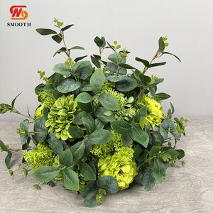 LEDA Centre de table de mariage personnalisé, boule de fleurs artificielles en soie verte, accessoire doux fait main - Product Image 4