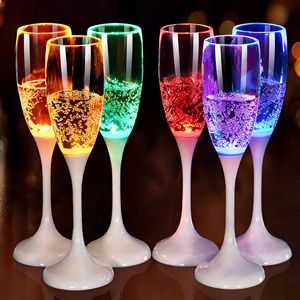 Tasse à capteur lumineux LED |   Flûte à <span class=keywords><strong>champagne</strong></span> liquide activée par la chaleur 150 ml |   Articles de bar personnalisés avec logo pour enterrements de vie de jeune fille <span class=keywords><strong>et</strong></span> soirées lumineuses - Product Image 2