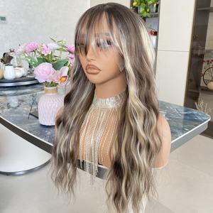 Perruques synthétiques longues à ondulations naturelles 13x4, très demandées, pour femmes américaines, avec frange naturelle - Product Image 1