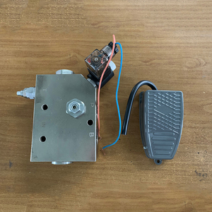 580l Backhoe Spare Parts Backhoe Loader <strong>Hydraulic</strong> Flow Divider Valve to Operate <strong>Hydraulic</strong> <strong>Breaker</strong> - Product Image 3