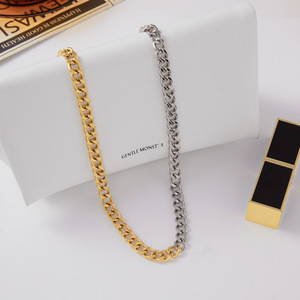 Collier bicolore en or 18 carats et acier inoxydable pour femme, design géométrique, chaîne ovale, bijou à porter au quotidien - Product Image 4