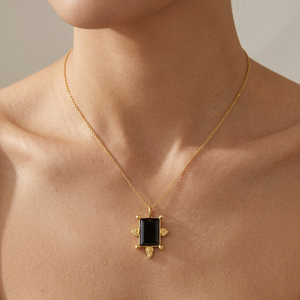 Collar con Colgante Rectangular de Ónix Negro con Marco Metálico de Diseño, Chapado en Oro, Joyería Geométrica para Mujer - Product Image 1