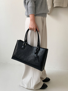 Large-capacity Women's National Style Durable PU Material Shoulder <b>Bag</b> Black Handbag Versatile Practical Tote <b>Bag</b> Elegant Design - Product Image 3