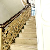 Vente en gros usine : Main courante moderne en tube d'aluminium sculpté, résistante à l'eau et au toucher poudré, pour escaliers de villa, KTV, hôtel et duplex