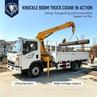 Camion léger SINOTRUK HOWO 4x2 avec grue à bras pliable de 3,2T, grue hydraulique rotative, Euro 2 / Euro 3, émissions optionnelles