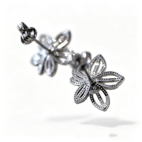 Boucles d'oreilles clous en laiton plaqué or ajouré floral, anti-ternissement, avec perles d'eau douce blanches de 5 mm, personnalisables OEM/ODM