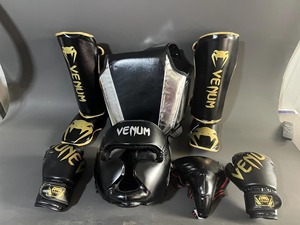Conjunto Completo de Protectores de <span class=keywords><strong>Boxeo</strong></span> de Combate con <span class=keywords><strong>Protector</strong></span> de Tibia, <span class=keywords><strong>Protector</strong></span> de Cabeza, <span class=keywords><strong>Protector</strong></span> de Pecho, Suspensorio y Guantes de <span class=keywords><strong>Boxeo</strong></span> - Product Image 3