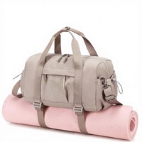 Sac de sport léger en polyester pour femme avec compartiment pour tapis de yoga et poches séparées pour chaussures et vêtements mouillés, idéal pour la danse, le yoga et l'entraînement