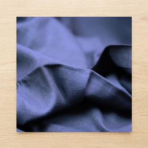 Tissu en coton Khadi biologique tissé à la main, poids moyen 105 GSM, bleu uni, séchage rapide, respirant, pour chemises et robes de garçons - Product Image 2
