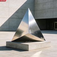 YOUFINE Anpassbare Spiegelpolierte Pyramidenförmige Edelstahl-Dreiecksskulptur für Platzdekoration