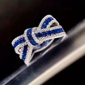 Anello con Design a Fiocco, Fascia Incrociata Irregolare per Donne - Product Image 3