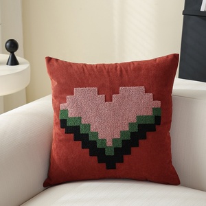 Richesbase saint valentin cadeau velours côtelé broderie jeter taie d'oreiller <span class=keywords><strong>coeur</strong></span> aimant <span class=keywords><strong>rouge</strong></span> rond décor housse de coussin - Product Image 5