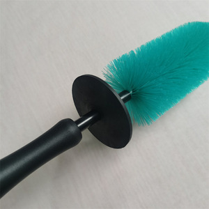 Cepillo de Detallado para Llantas de 18 Pulgadas con Cerdas Suaves, Color Personalizado, Fácil Alcance, Limpieza Profunda de Neumáticos, Modelo para Detallado de Autos 2025 - Product Image 4