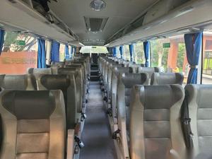รถโค้ชทัวร์พรีเมียม Zhong-tong LCK6119 มือสอง มาตรฐานยูโร 3 48 ที่นั่ง เกียร์ธรรมดา เครื่องยนต์เบนซิน 4-6 ลิตร น้ำหนักรวม 14500 กิโลกรัม - Product Image 5