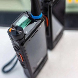 Hytera Pdc680 Talkie-walkie intelligent multi-mode avec Android 10.0, étanche IP68, communication longue portée - Product Image 4
