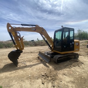 Mini-excavatrice sur chenilles d'occasion CAT 305.5E2, 305, 306, 307, 308, PC55, PC75 – Excavatrice hydraulique compacte de seconde main - Product Image 1