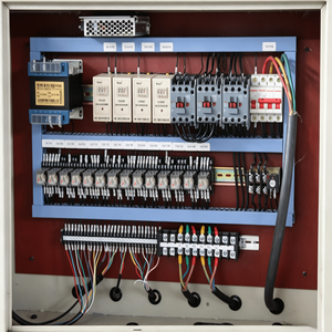 เครื่องดึงขึ้นรูปแบบลึกด้วยระบบไฮดรอลิกควบคุมด้วยเซอร์โว PLC ความแม่นยำสูง รองรับน้ำหนัก 400 ตัน แบบสี่คอลัมน์สามคาน ปรับแต่งได้ - Product Image 6